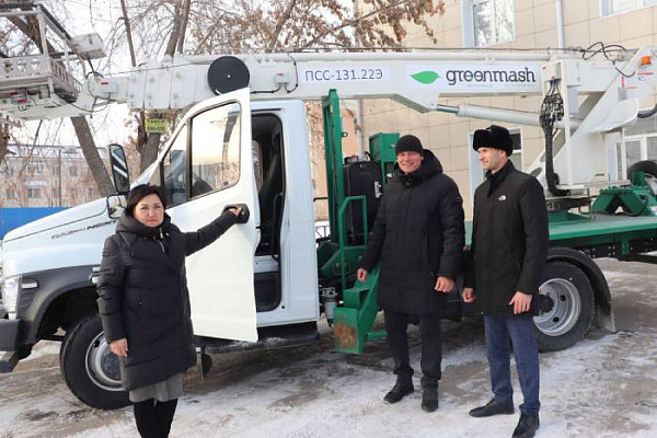 Тимлюйский цементный завод передал в собственность Каменска новую автовышку