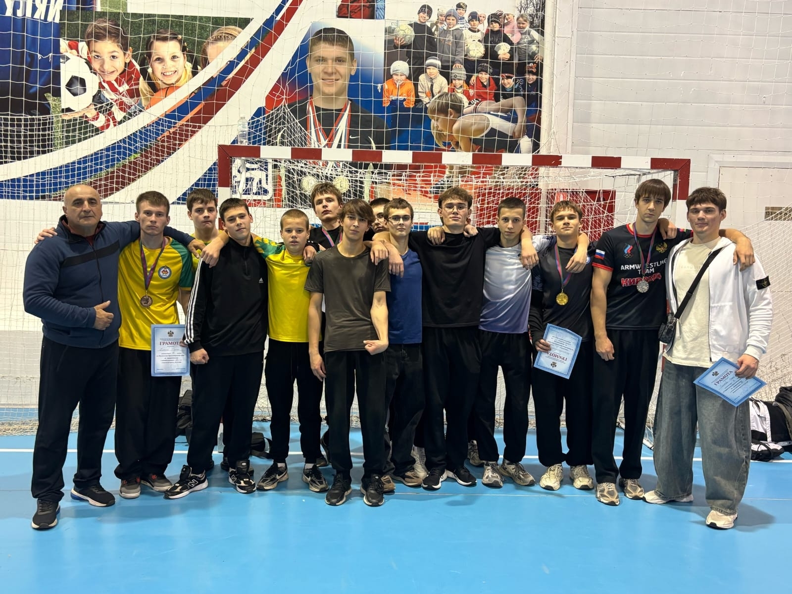 Армрестлеры полтавского «Кировца» завоевали пять медалей на краевых соревнованиях