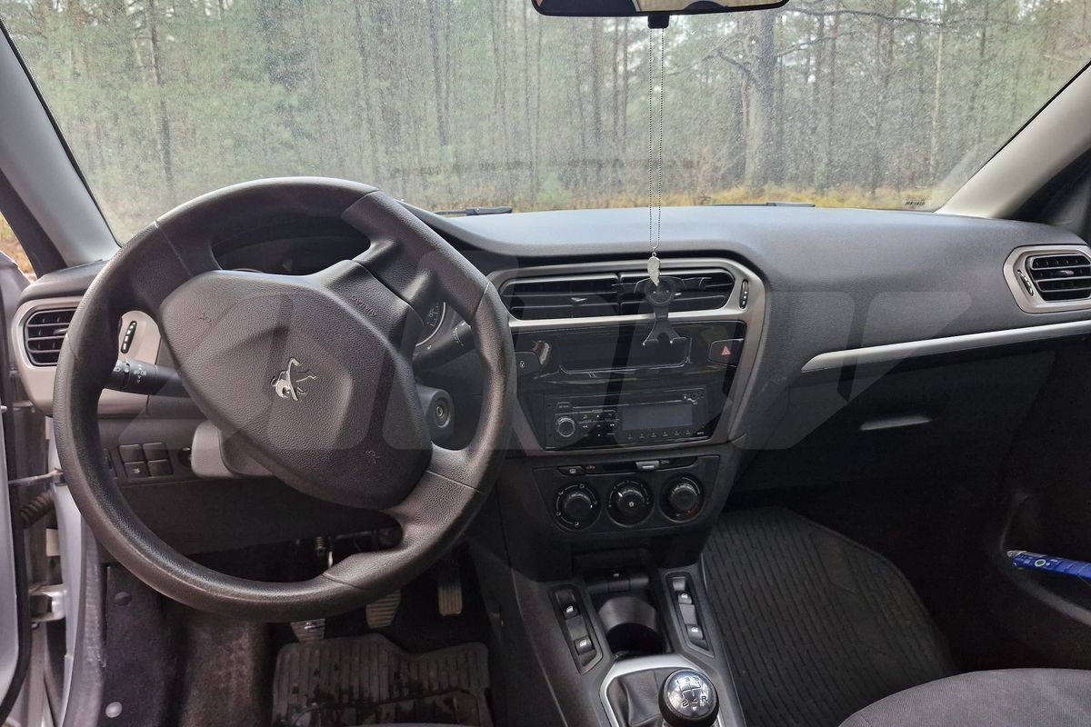 Дешево и сердито: смотрим седаны до $10 000 из базы объявлений