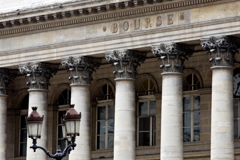Рынок акций Франции закрылся падением, CAC 40 снизился на 2,66%