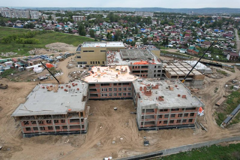 Мэр Иркутска Руслан Болотов: Социальная сфера остается приоритетом, ведем работу по созданию мест для получения образования и занятий спортом