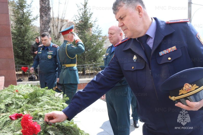 Забайкальские огнеборцы почтили память товарищей, погибших при исполнении служебного долга