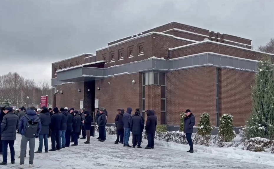 Обстановка возле зала прощания с Иреной Лесневской