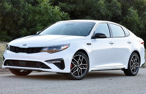 Kia Optima с небольшим пробегом продают в России за 2,9 миллиона рублей