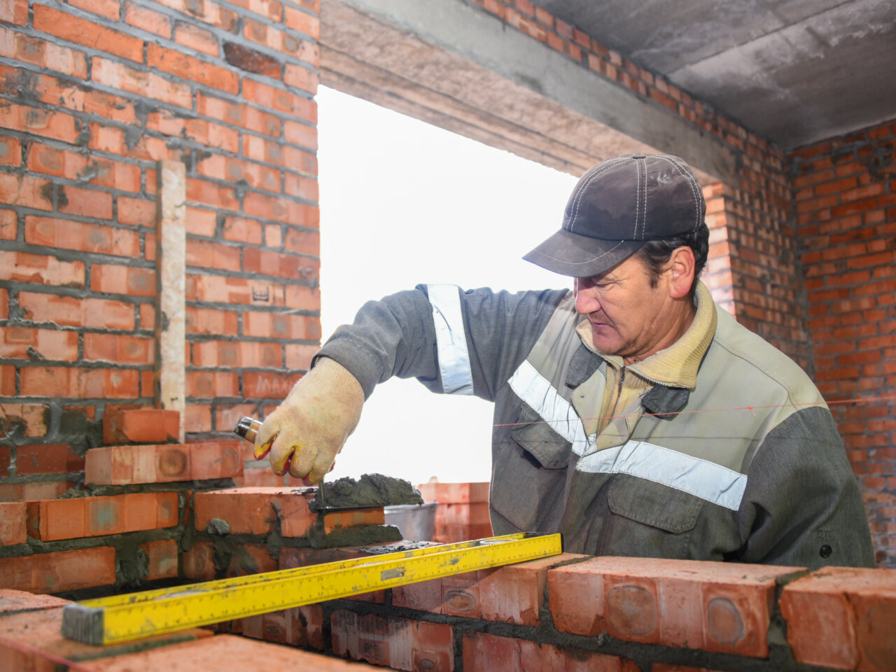 Река волга астрахань. Красные баррикады астрахань. Тепличный комплекс кедр астрахань. Работа в астрахани. Астрахань работа рабочий.