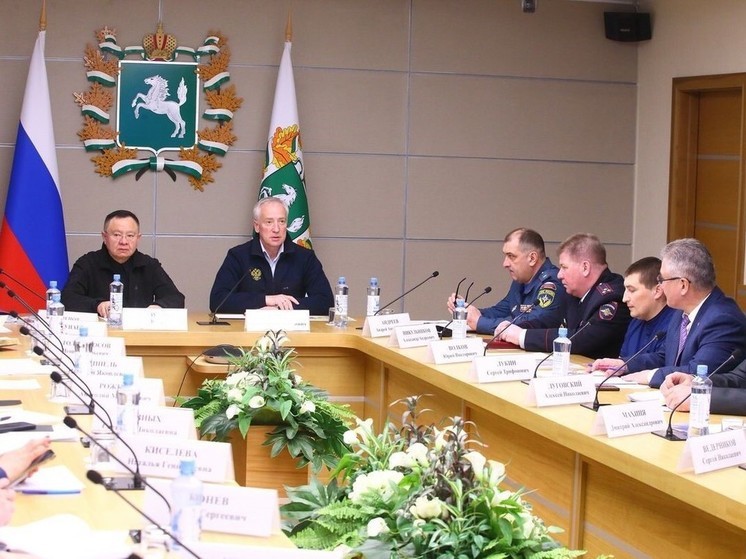 Глава Минстроя России высоко оценил работу региональной власти, спасателей и правоохранителей по противодействию паводку