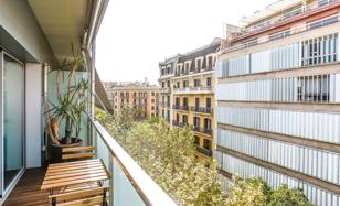 Апартаменты с гарантированным доходом 4% в Эшампле, Барселона, Испания за 800 000 €