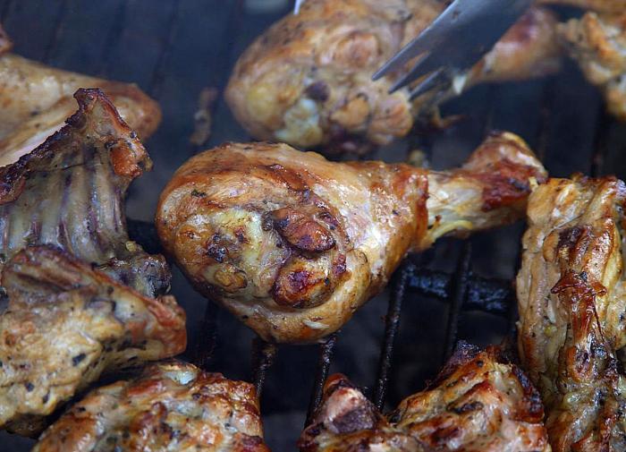 Шашлык из курицы в кефирном маринаде: мясо в нём получается нежнейшим