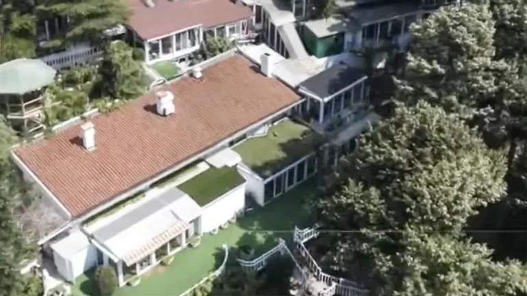 Hürriyet: Абрамович купил в Стамбуле дом осужденного на 8,6 тыс. лет сектанта