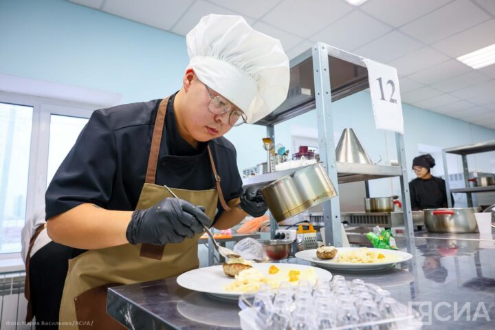 Школьник из Таттинского района победил в кулинарном конкурсе «Тарбаахаптыы астыахха»