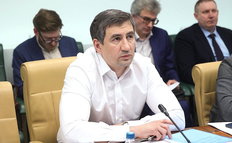 Совещание Комитета Совета Федерации по федеративному устройству, региональной политике, МСУ и делам Севера на тему «Актуальные проблемы проведения общих собраний собственников помещений в многоквартирных домах с использованием информационных систем»