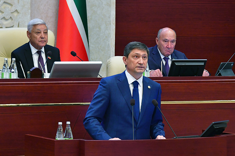  В 2024 году Татарстан направил 47 млрд рублей на реализацию нацпроектов, из них 29,5 млрд рублей — федеральные средства, а на текущий год заложено чуть меньше, 44,6 млрд рублей, уточнил Марат Файзрахманов 