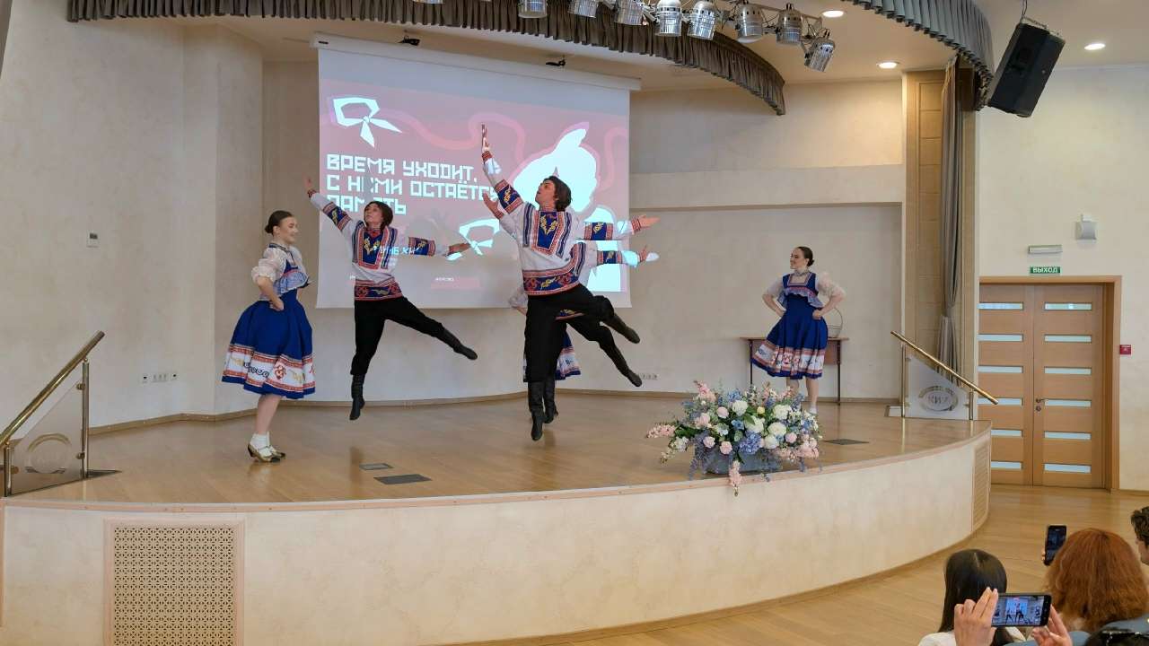 «Время уходит. С нами остаётся память»: в КИУ прошёл концерт ко Дню Победы