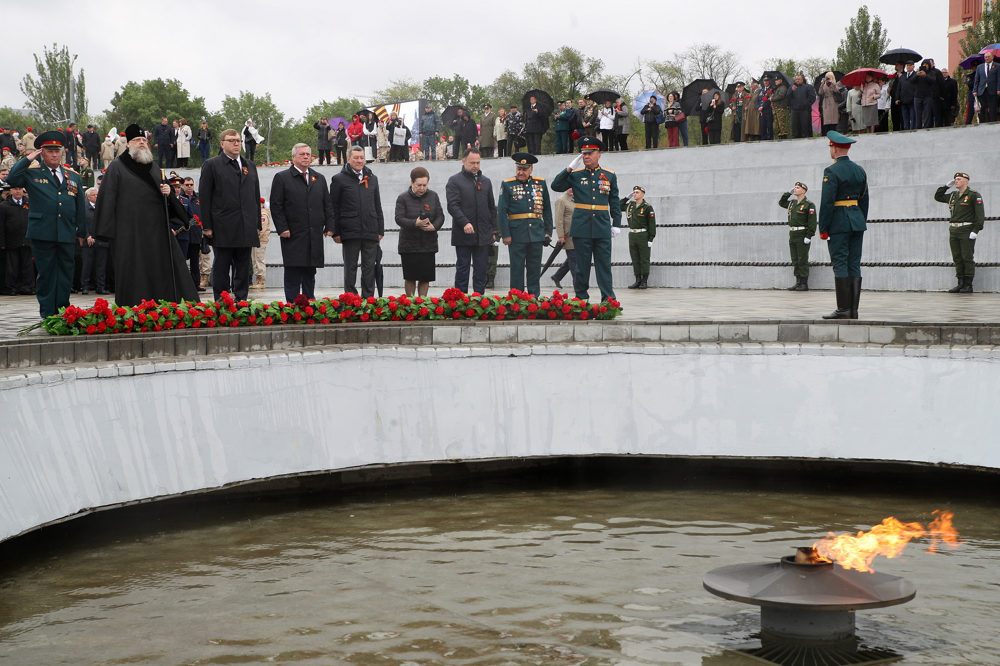 стелла памятник ростов на дону