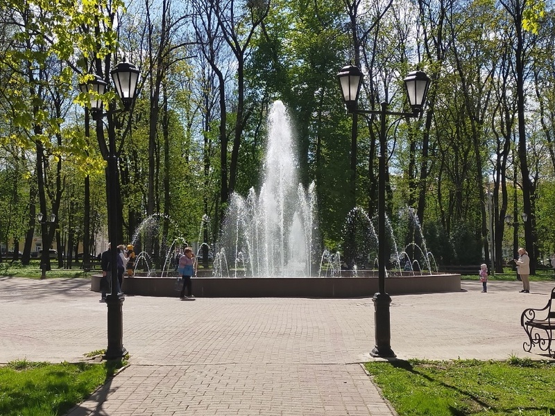 Фонтан на Блонье в Смоленске. Сквер Блонье Смоленск. Смоленск парк Блонье. Сад Блонье Смоленск.