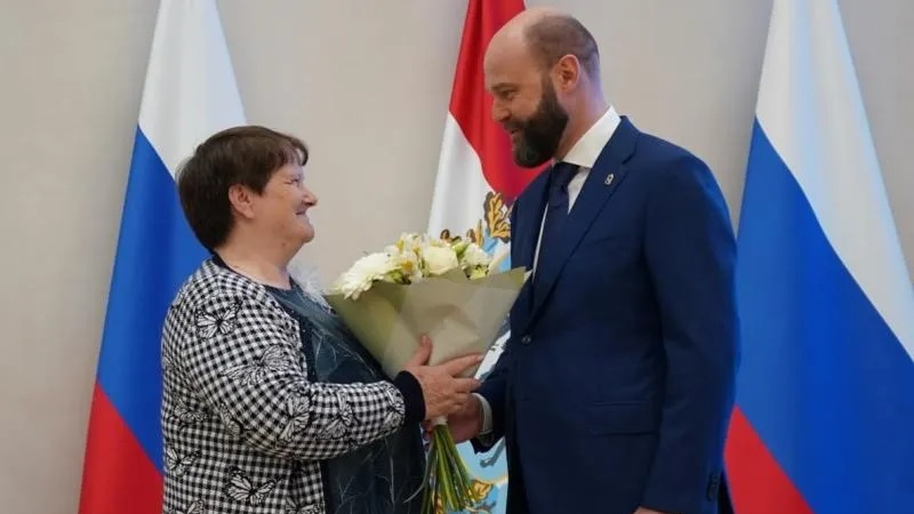 Награды вручил глава областного правительства М...