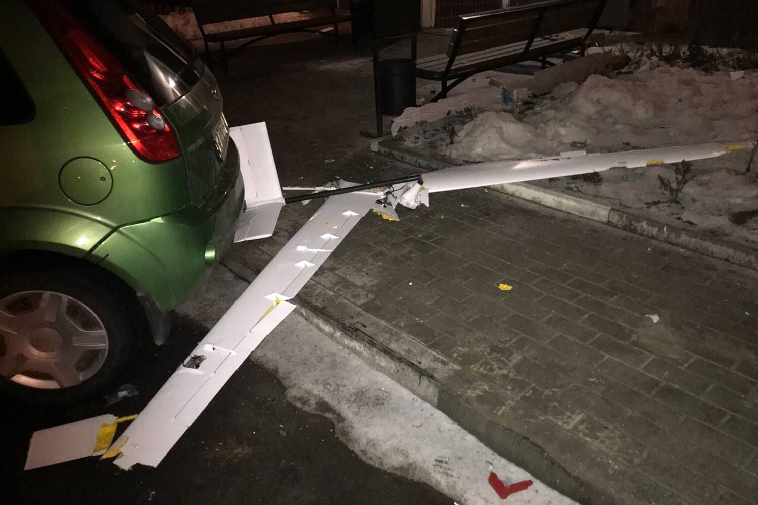 беспилотники в белгороде. беспилотник влетел. под калугой взорвался беспилотник. российские многоэтажки. беспилотник влетел в квартиру.