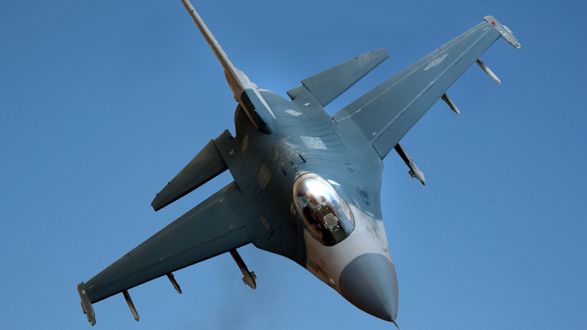 В США подтвердили привлечение истребителя F-16 к перехвату бизнес-джета над Вашингтоном