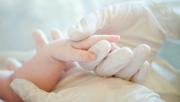NEJM: Видеоларингоскопия улучшает интубацию новорождённых с первой попытки