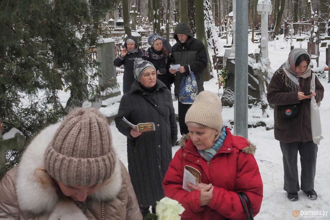 Часовня Ксении Петербургской голуби