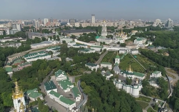 На выездах из Киева образовались массовые пробки