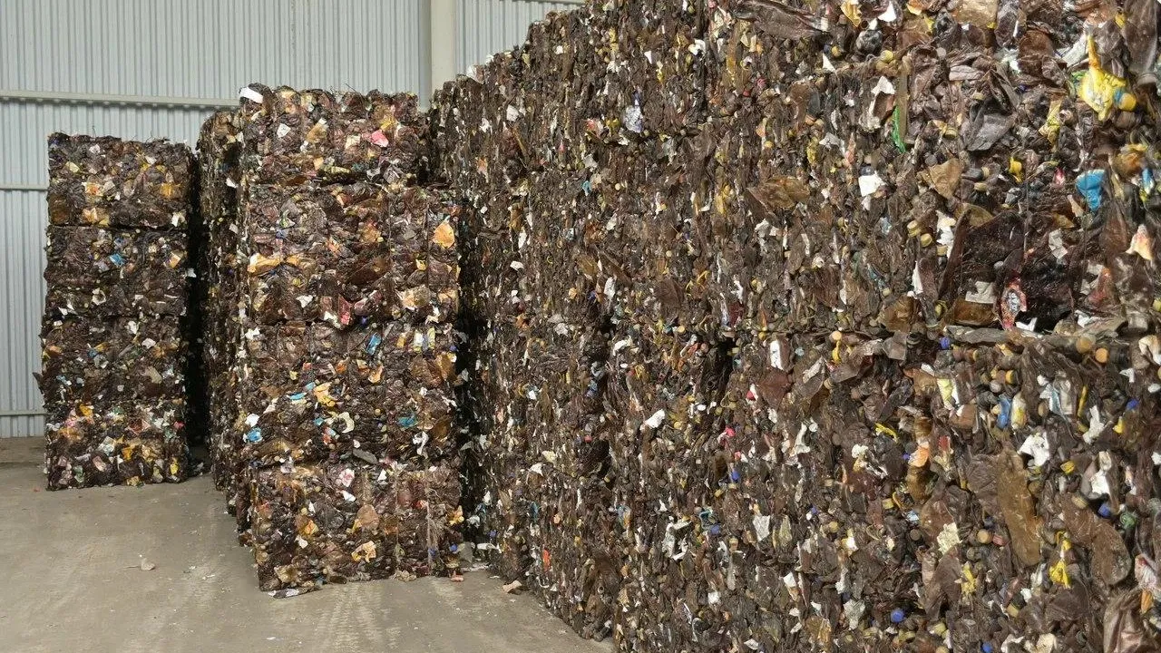 Утилизация отходов. Ао вторресурсы. Переработка вторресурсов. Настоящий мусоровоз вторресурсы. Переработка вторресурсов.