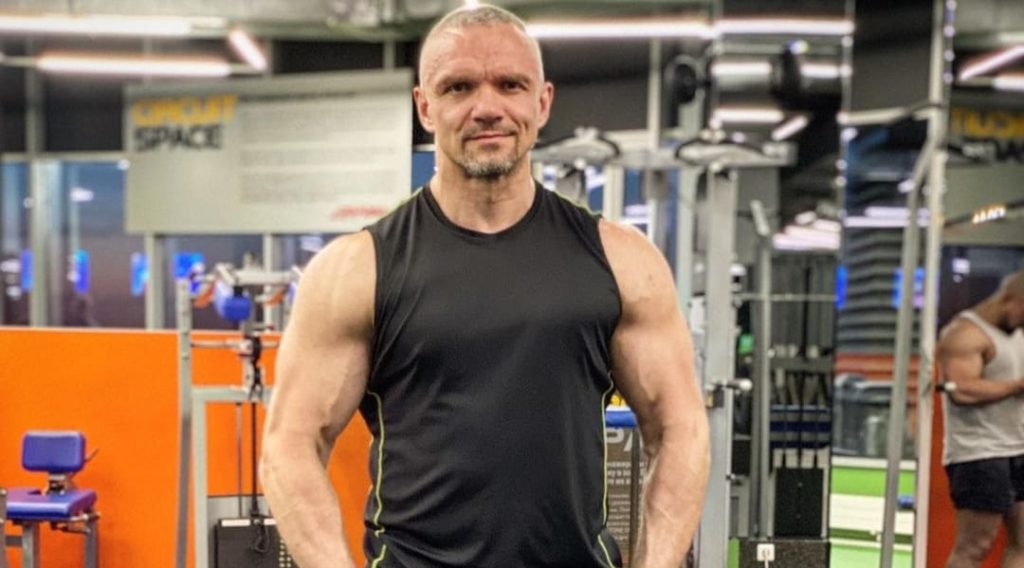 Покинувшую РФ экс-жену Епифанцева обвинили в шантаже