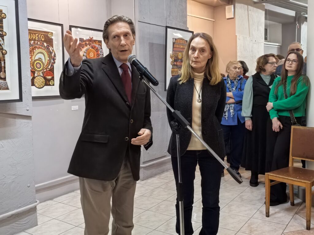 Январская выставочная волна задаёт новгородцам вопросы и настроение на год вперёд