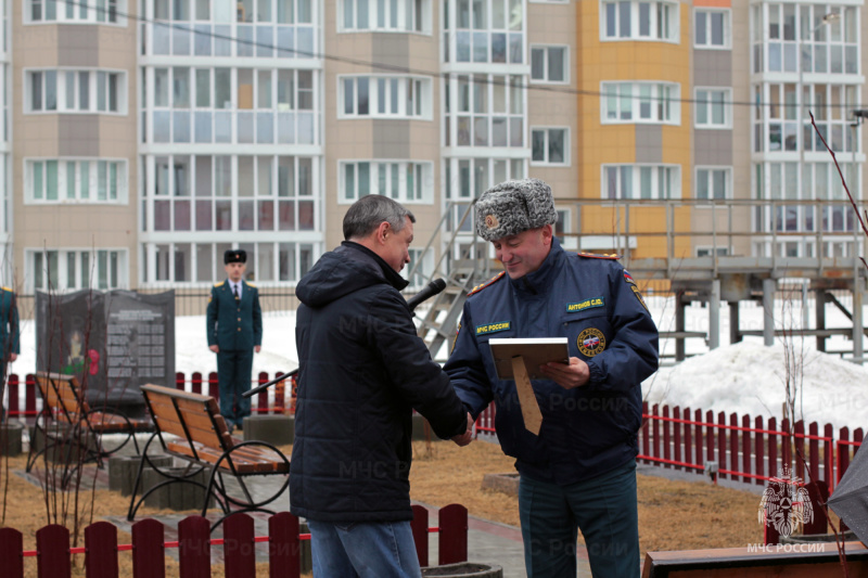 В Ханты-Мансийске поздравили ветеранов с Днем Советской пожарной охраны