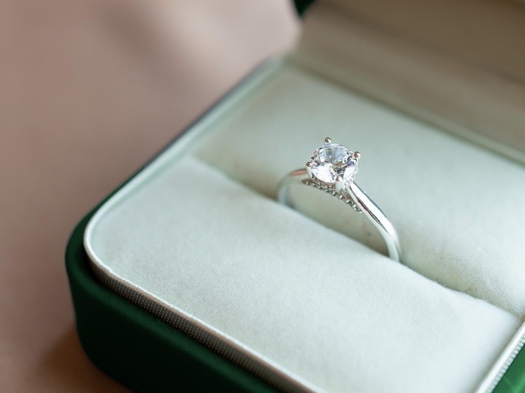 Во Владивостоке аферисты похитили ювелирные изделия на 12 млн рублей