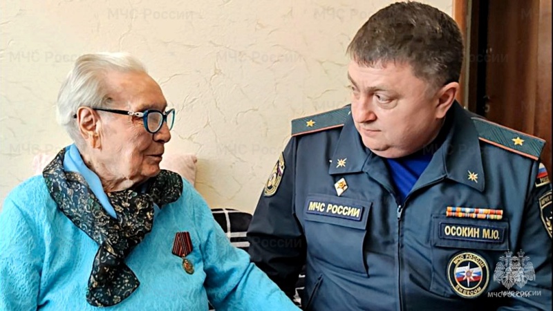 Живая легенда: участницу Курской битвы Клавдию Вьюговскую поздравили с наступающим праздником