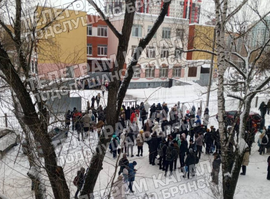 Брянской гимназии стрельба. Стрельба в Брянской гимназии. Брянск стрельба в школе. Стрельба в гимназии Брянска. Гимназия 5 Брянск стрельба.