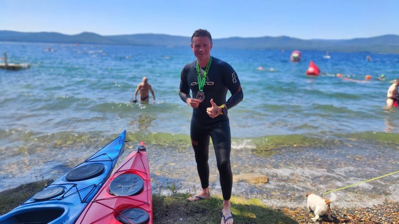 Сургутский энергетик преодолел почти 12 километров в международном заплыве