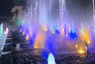 В Черкесске в День защиты детей состоялось праздничное открытие летнего сезона у нового свето-музыкального фонтана