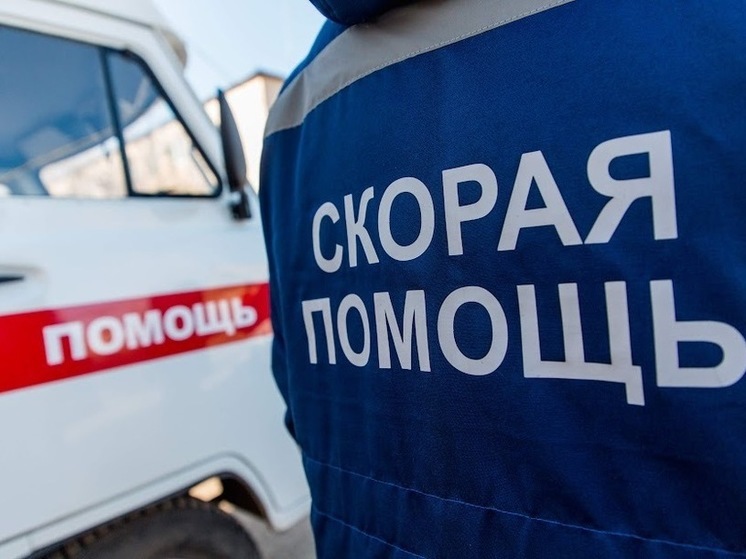 В Волгоградской области иномарка опрокинулась в кювет, пострадал водитель