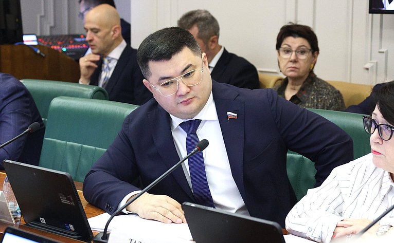 Борис Хачиров