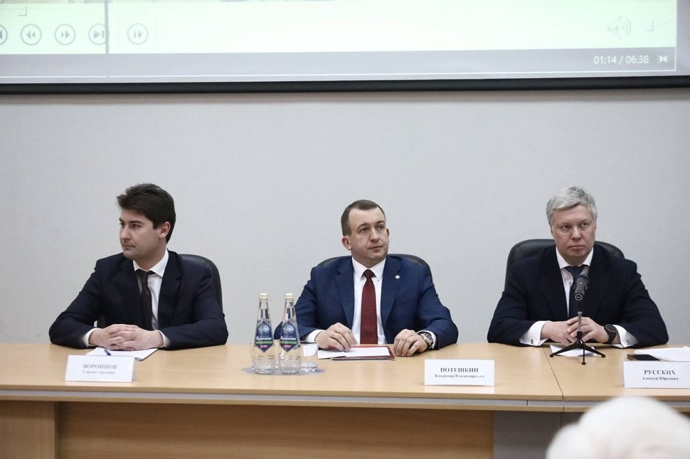Алексей Русских поручил взять на особый контроль реализацию дорожного нацпроекта в Ульяновской области в 2024 году