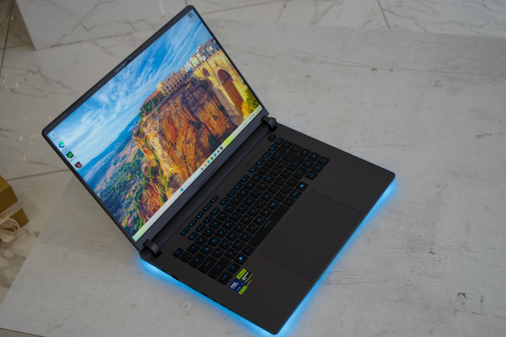 ASUS ROG Strix G16 (G615LR)