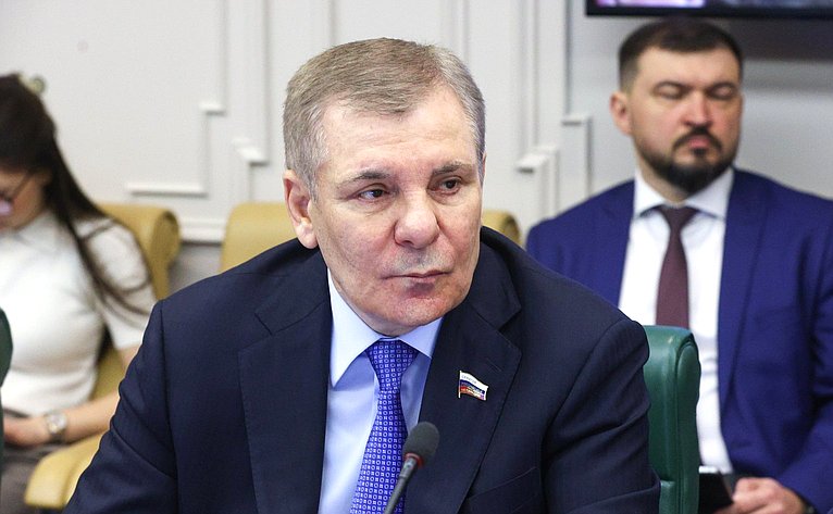 Арсен Каноков