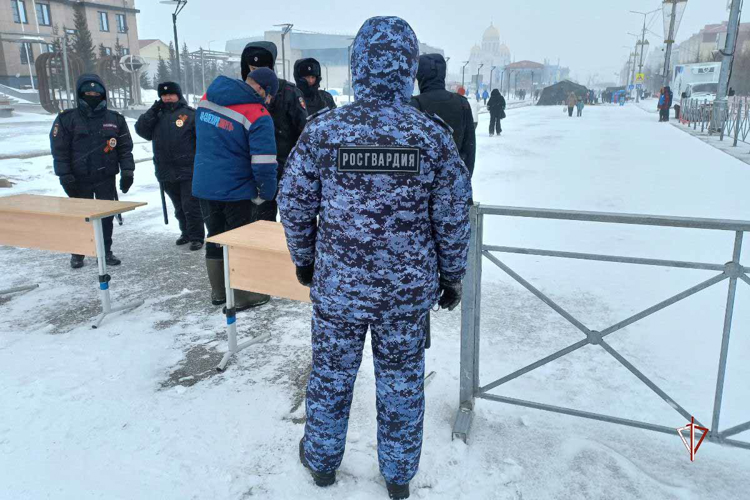 Росгвардия обеспечила охрану общественного порядка в период празднования Дня Победы на Ямале