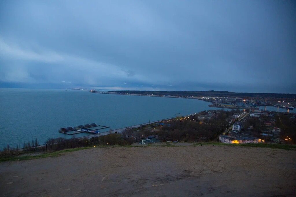 Невеста Роналду Джорджина Родригес снялась в красном бикини в прыжке в воздухе