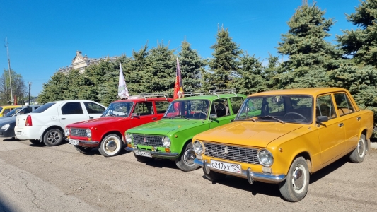 Фотография к материалу: Автопробег с возложением цветов к обелискам прошёл в Кунгурском округе