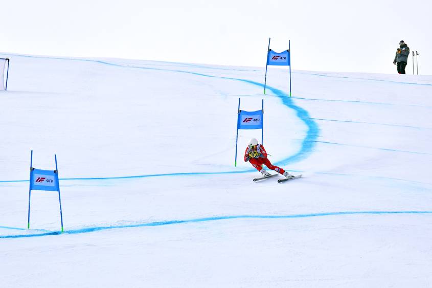 Три медали взяли спортсмены Камчатки в первый день чемпионата России по горнолыжному спорту