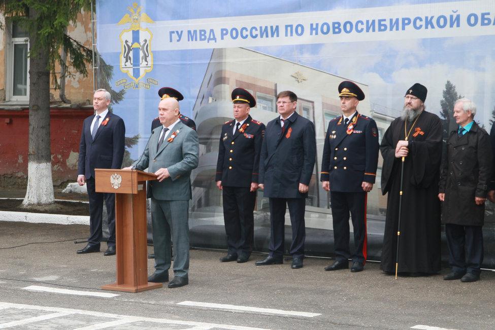 Депутат Законодательного Собрания Игорь Гришунин напутствовал курсантов школы полиции.