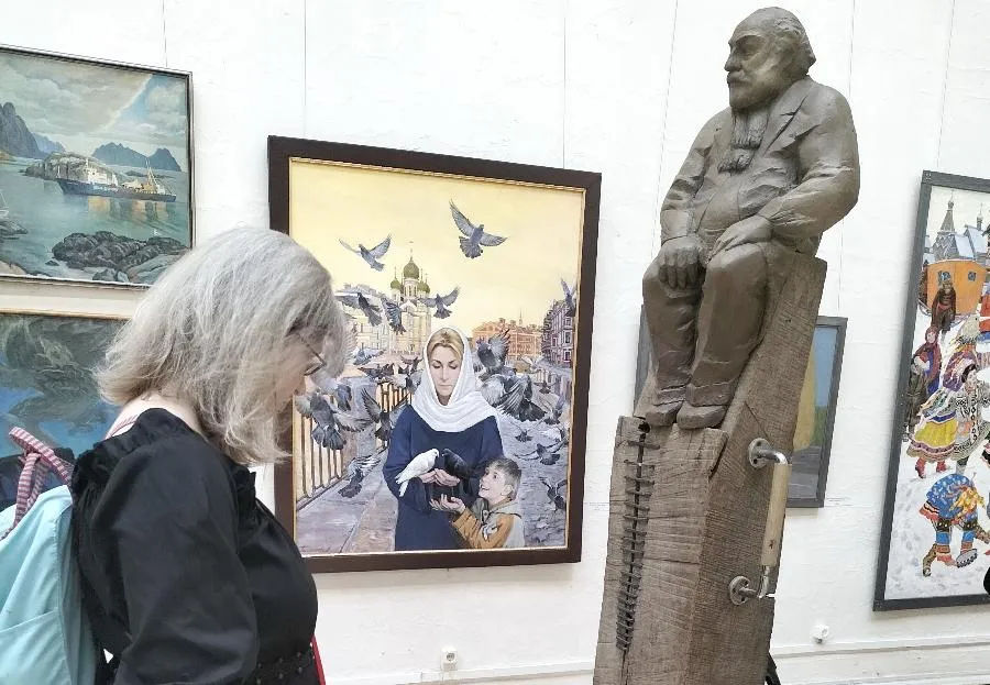 В залах петербургского Союза художников развернута традиционная летняя выставка | ФОТО АВТОРА