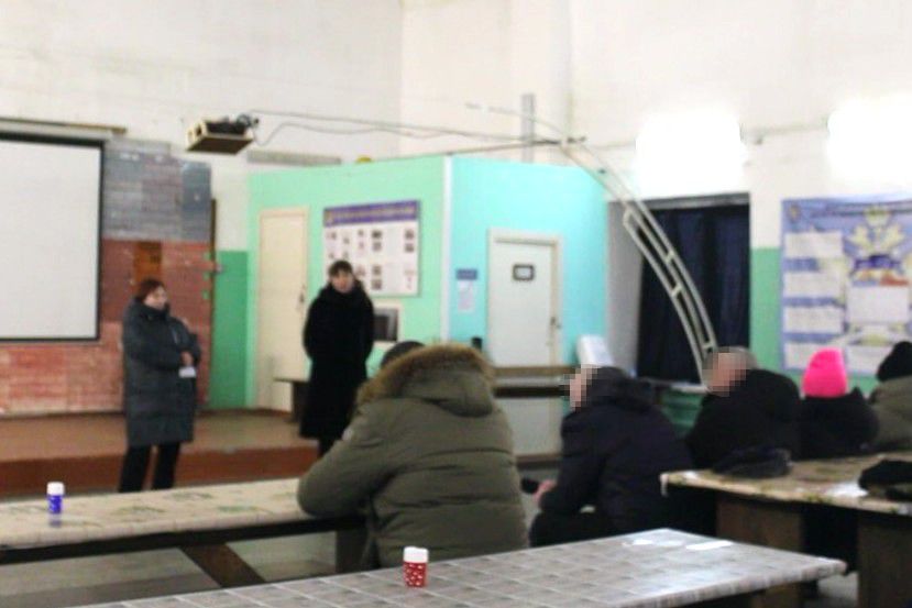 Осужденным оленегорской колонии рассказали о социальной помощи после освобождения