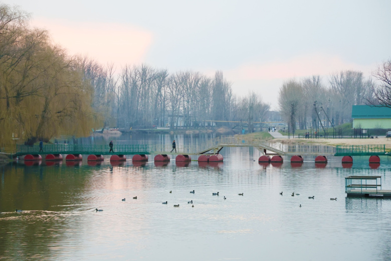 Свирепые ураганы и холод до -10? Погода в Москве в конце недели: чего ждать
