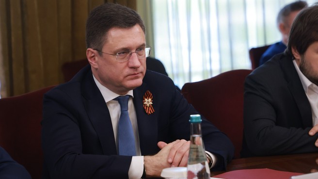 Александр Новак на встрече с Министром энергетики Казахстана Ерланом Аккенженовым