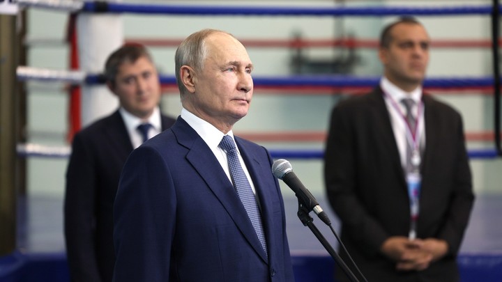 Инфаркт Путина и двойники президента - на первых полосах: Кто скрывается за личиной генерала СВР
