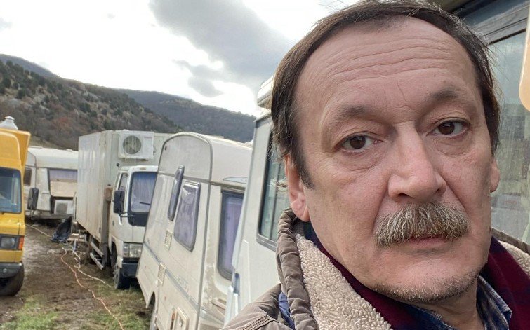Актер Владислав Ветров считает «ерундой» суеверия на съемочной площадке